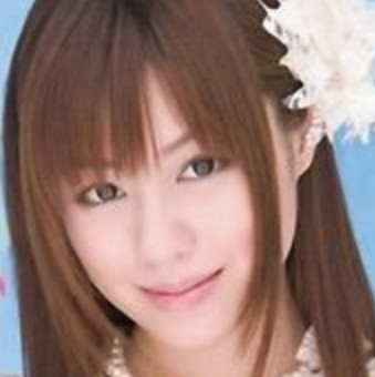 瑠川莉娜